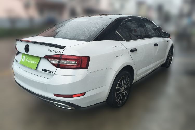 Used Skoda Octavia 2018 TSI230 DSG Luxury Edition Rear Right 45 Deg