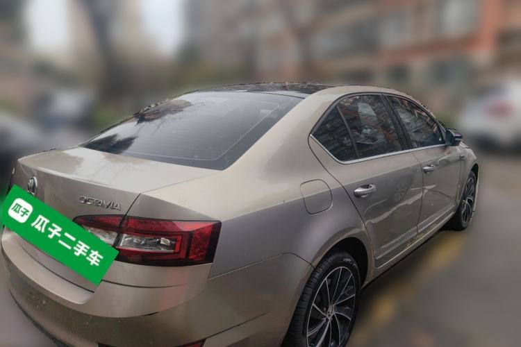 Used Skoda Octavia 2018 TSI280 DSG Luxury Edition Rear Right 45 Deg