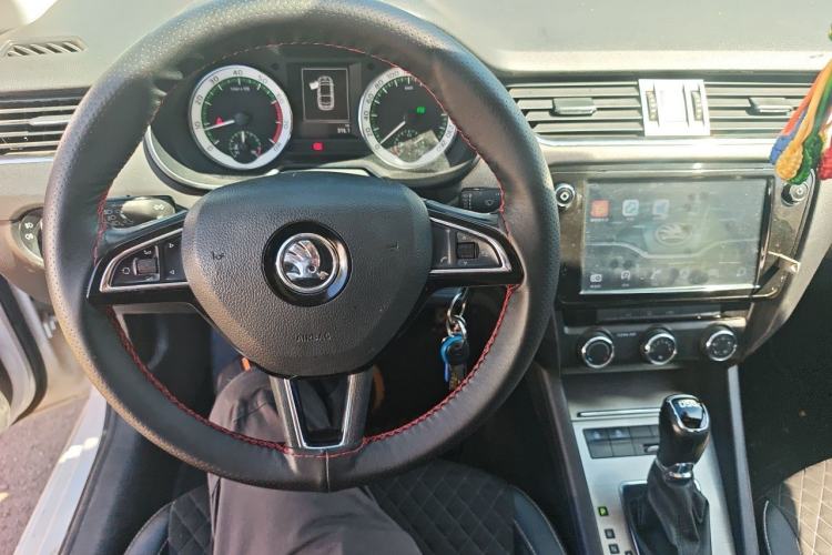 Used Skoda Octavia 2018 TSI280 DSG Luxury Edition Steering Wheel