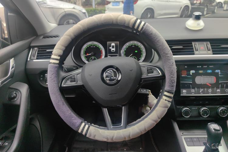 Used Skoda Octavia 2018 TSI280 DSG Luxury Edition Steering Wheel
