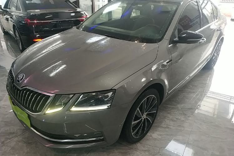 Used Skoda Octavia 2018 TSI280 DSG Luxury Edition Guazi used car, China used car export, Used car for sale, Used cars, Cheapest cars for sale