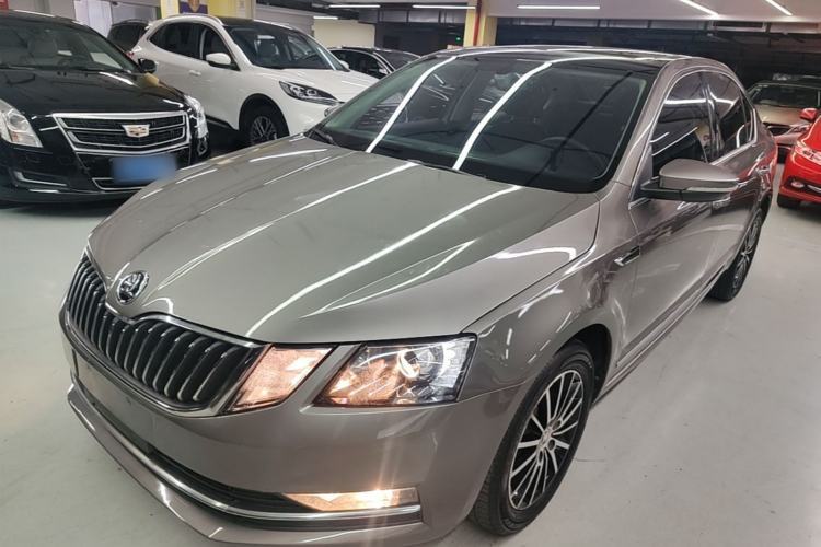 Used Skoda Octavia 2018 1.6L Automatic Luxury Edition Guazi used car, China used car export, Used car for sale, Used  cars, Cheapest cars for sale