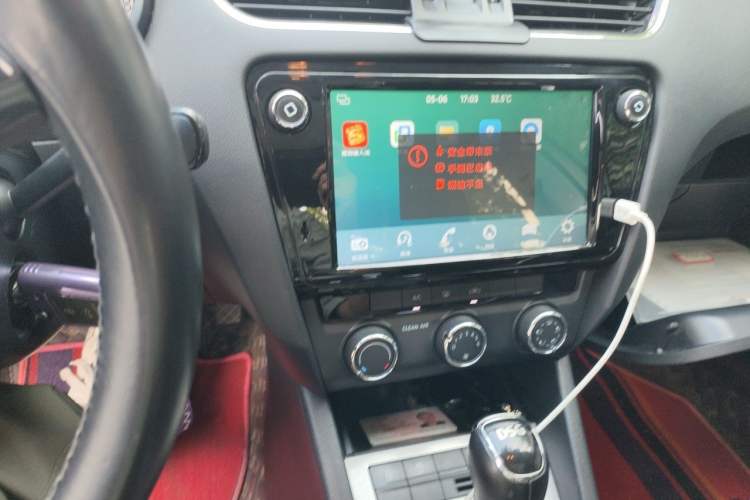 Used Skoda Octavia 2018 TSI280 DSG Luxury Edition Audio And AC Panel