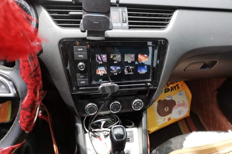 Used Skoda Octavia 2018 TSI230 DSG Luxury Edition Audio And AC Panel