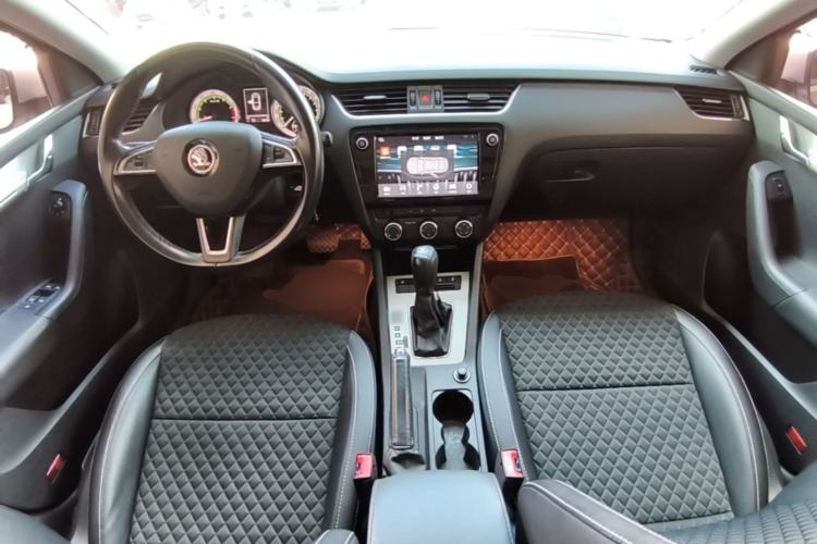 Used Skoda Octavia 2018 TSI230 DSG Luxury Edition Center Console
