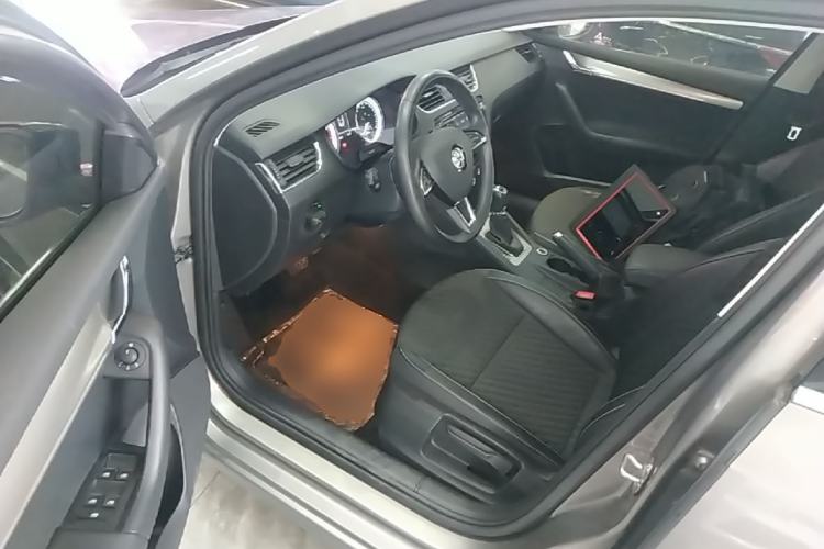 Used Skoda Octavia 2018 TSI280 DSG Luxury Edition Driver Seat