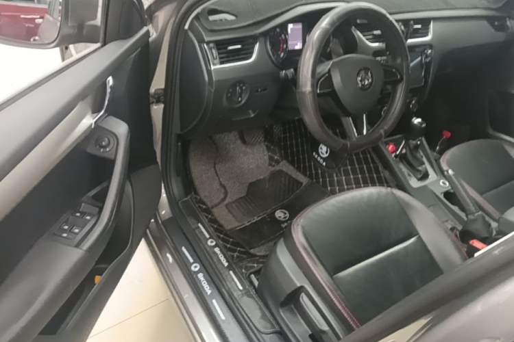 Used Skoda Octavia 2018 TSI230 DSG Comfort Edition Driver Seat