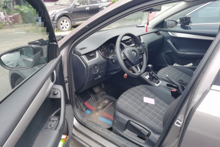 Used Skoda Octavia 2018 TSI230 DSG Comfort Edition Driver Seat