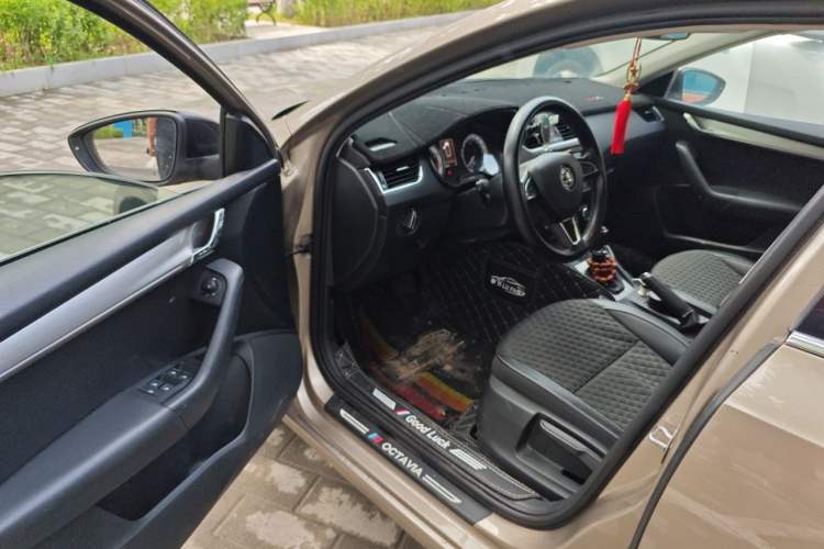 Used Skoda Octavia 2018 TSI280 DSG Luxury Edition Driver Seat