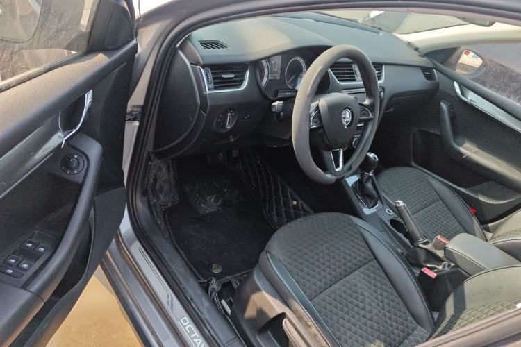 Used Skoda Octavia 2018 Station Wagon TSI230 DSG Luxury Edition Driver Seat