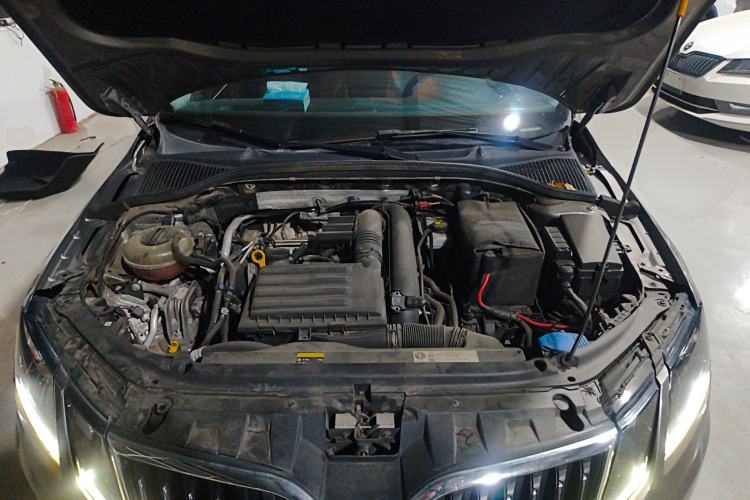 Used Skoda Octavia 2018 Station Wagon TSI280 DSG Flagship Edition Engine Bay
