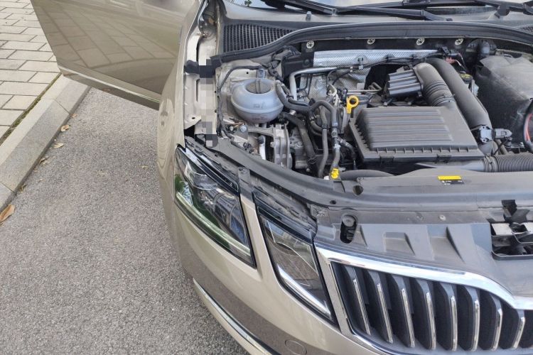 Used Skoda Octavia 2018 TSI280 DSG Luxury Edition Engine Bay Right