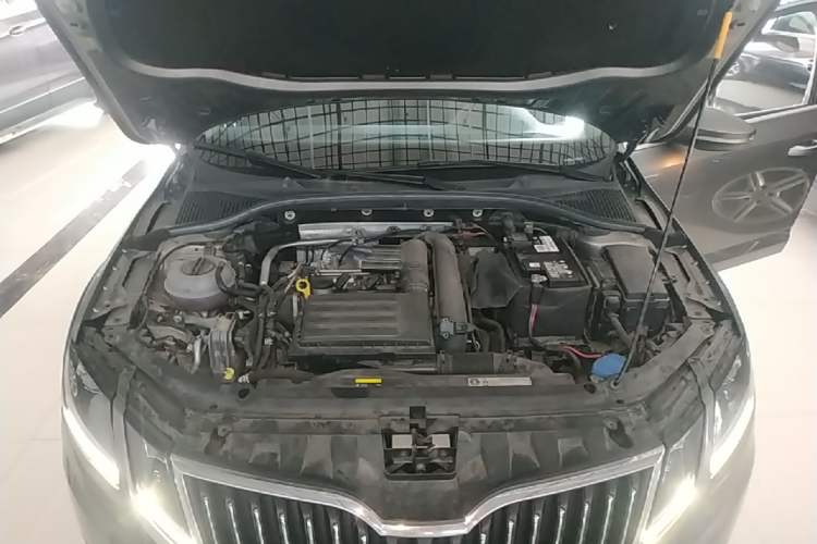 Used Skoda Octavia 2018 Station Wagon TSI280 DSG Luxury Edition Engine Bay