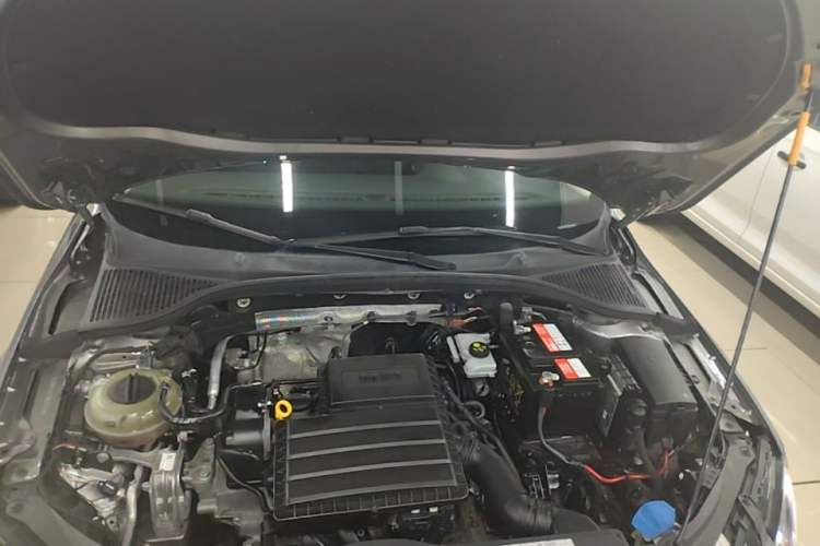 Used Skoda Octavia 2018 1.6L Automatic Comfort Edition Engine Bay