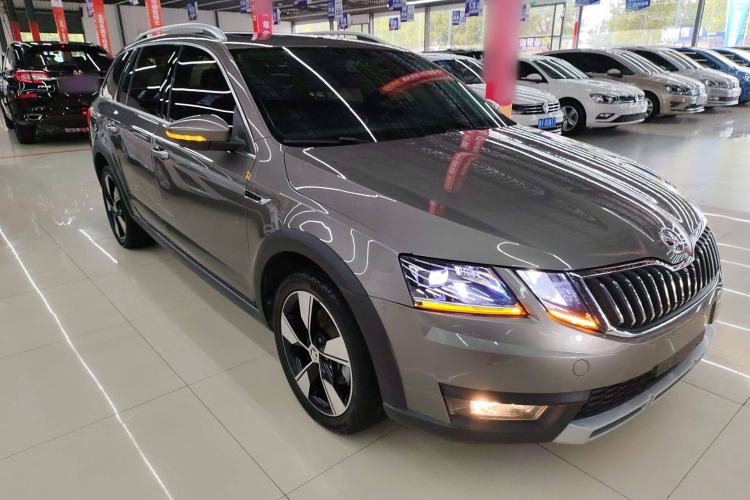 Used Skoda Octavia 2018 Station Wagon TSI280 DSG Luxury Edition Exterior 2