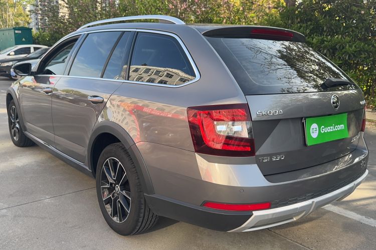 Used Skoda Octavia 2018 Station Wagon TSI230 DSG Luxury Edition Exterior 2