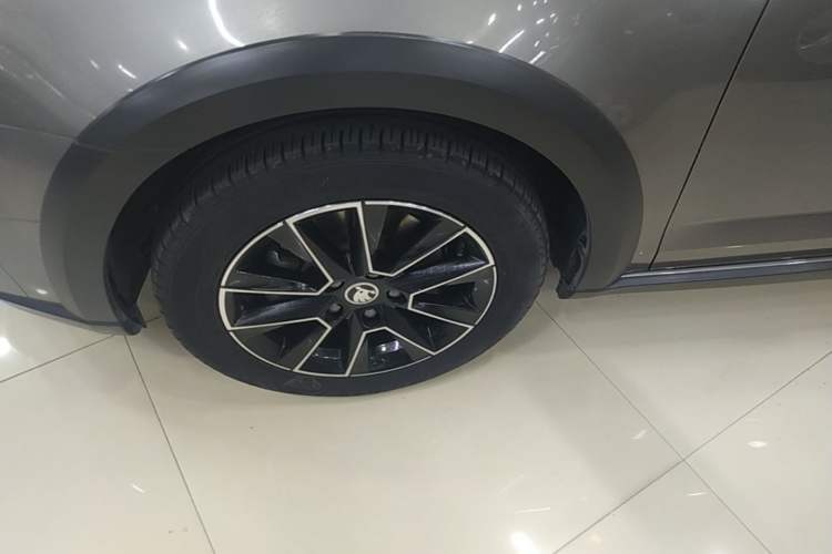 Used Skoda Octavia 2018 Station Wagon TSI230 DSG Luxury Edition Exterior 4
