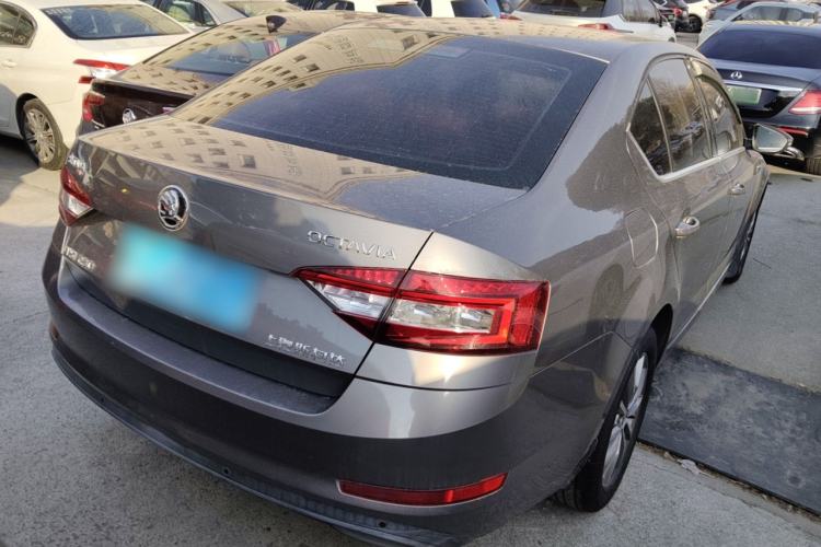 Used Skoda Octavia 2018 TSI230 DSG Comfort Edition Exterior 5