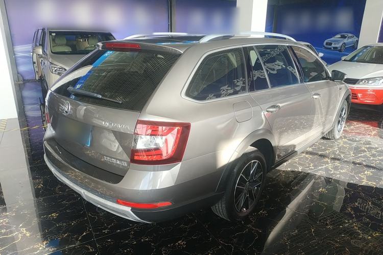 Used Skoda Octavia 2018 Station Wagon TSI230 DSG Luxury Edition Exterior 5