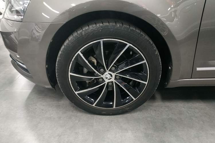 Used Skoda Octavia 2018 TSI280 DSG Flagship Edition Exterior 7