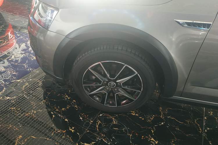 Used Skoda Octavia 2018 Station Wagon TSI230 DSG Luxury Edition Exterior 7