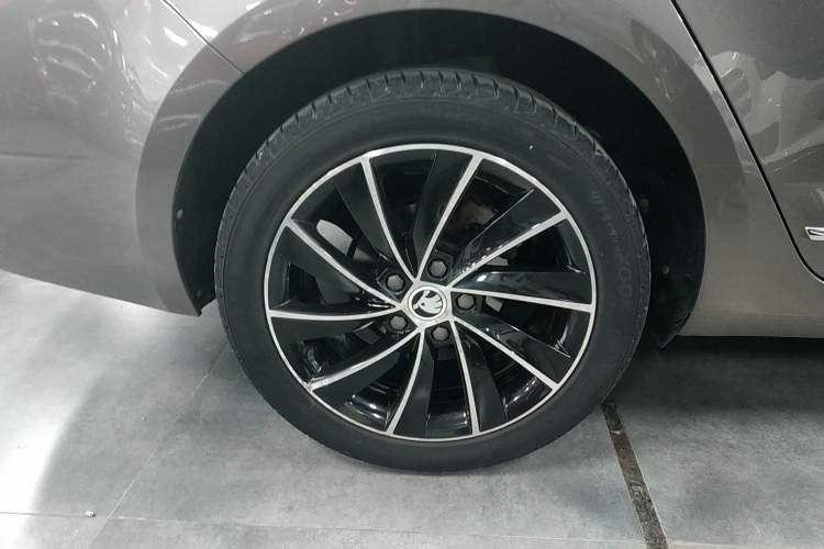 Used Skoda Octavia 2018 TSI280 DSG Flagship Edition Exterior 8