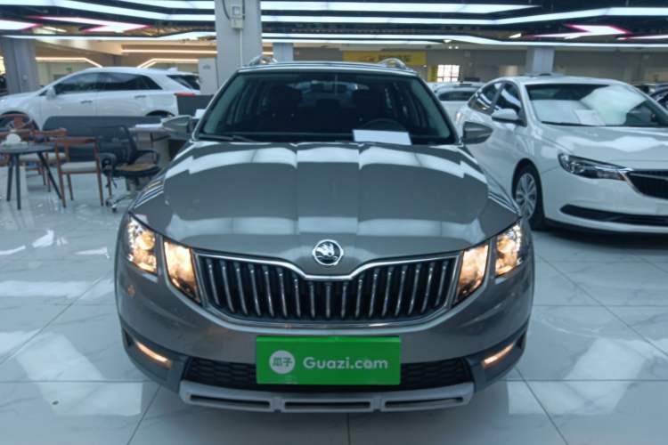 Used Skoda Octavia 2018 Station Wagon TSI230 DSG Luxury Edition Front
