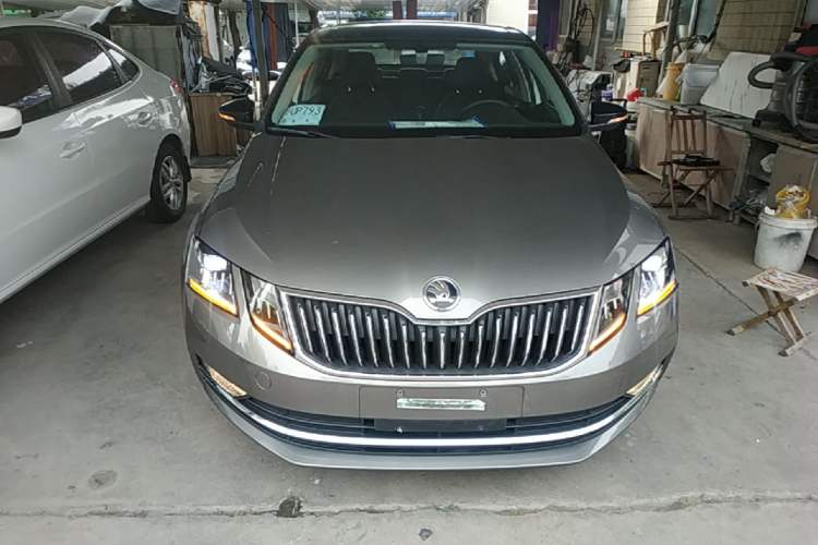 Used Skoda Octavia 2018 TSI280 DSG Luxury Edition Front