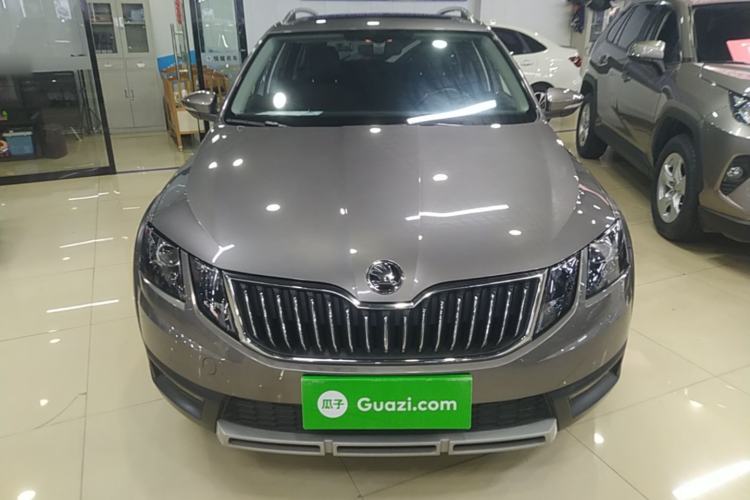 Used Skoda Octavia 2018 Station Wagon TSI230 DSG Luxury Edition Front