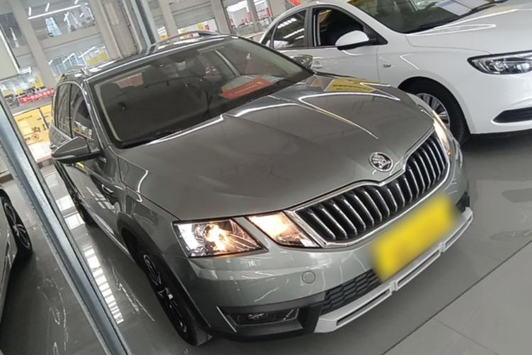 Used Skoda Octavia 2018 Station Wagon TSI230 DSG Luxury Edition Front Right 45 Deg