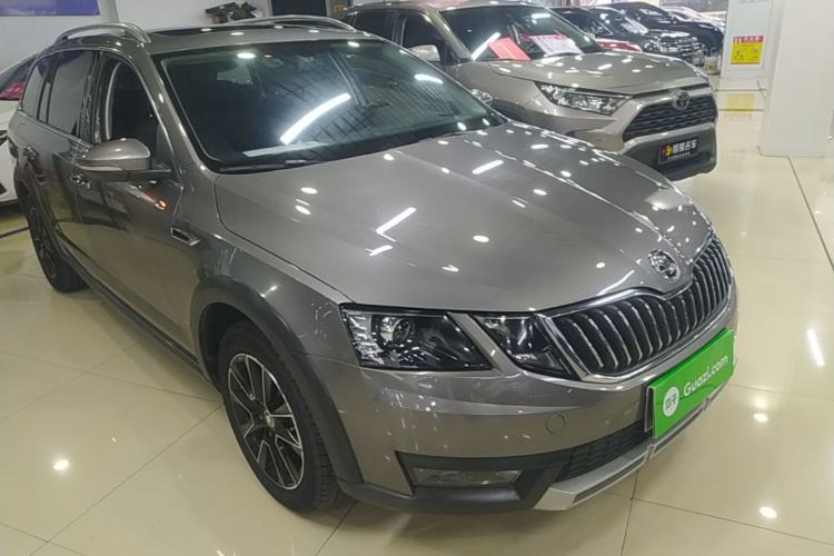 Used Skoda Octavia 2018 Station Wagon TSI230 DSG Luxury Edition Front Right 45 Deg