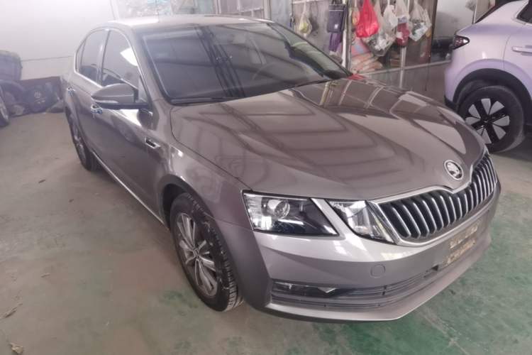 Used Skoda Octavia 2018 TSI230 DSG Comfort Edition Front Right 45 Deg