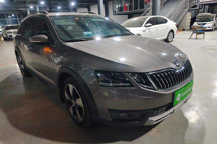 Used Skoda Octavia 2018 Station Wagon TSI280 DSG Flagship Edition Front Right 45 Deg