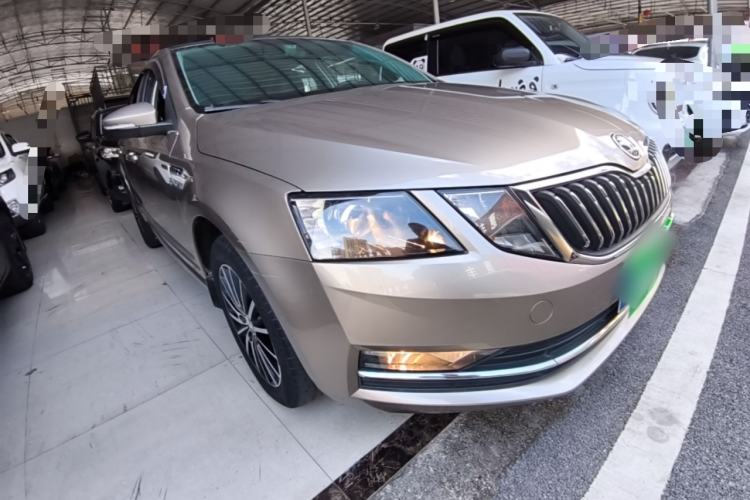 Used Skoda Octavia 2018 TSI230 DSG Luxury Edition Front Right 45 Deg