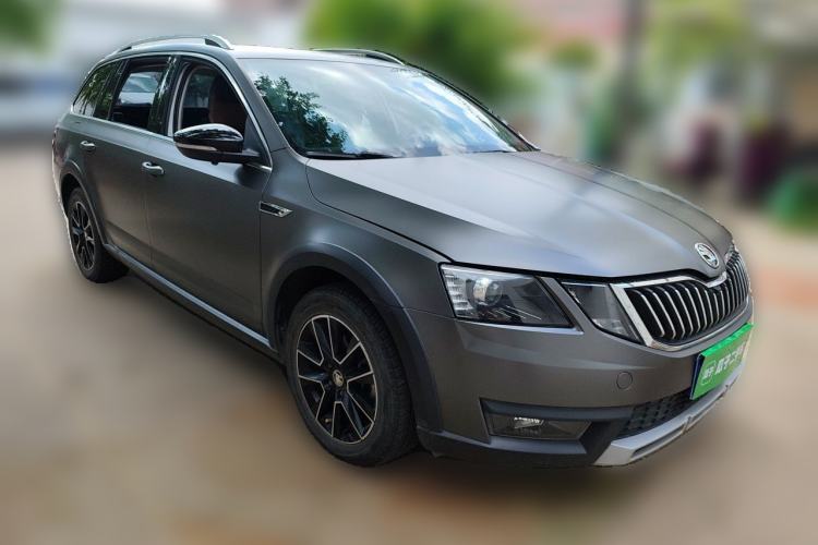 Used Skoda Octavia 2018 Station Wagon TSI230 DSG Luxury Edition Front Right 45 Deg