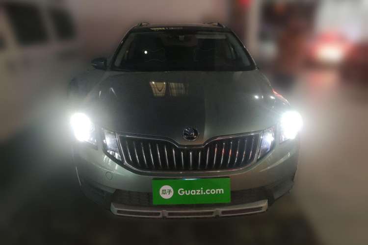 Used Skoda Octavia 2018 Station Wagon TSI230 DSG Luxury Edition Front