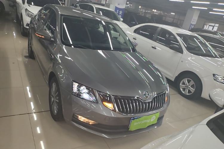 Used Skoda Octavia 2018 1.6L Automatic Comfort Edition Front