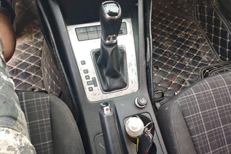 Used Skoda Octavia 2018 TSI230 DSG Comfort Edition Gear Lever