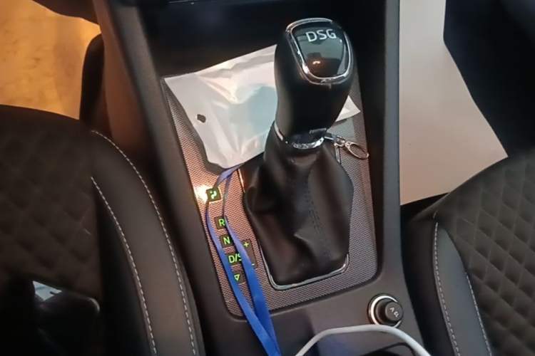 Used Skoda Octavia 2018 Station Wagon TSI230 DSG Luxury Edition Gear Lever