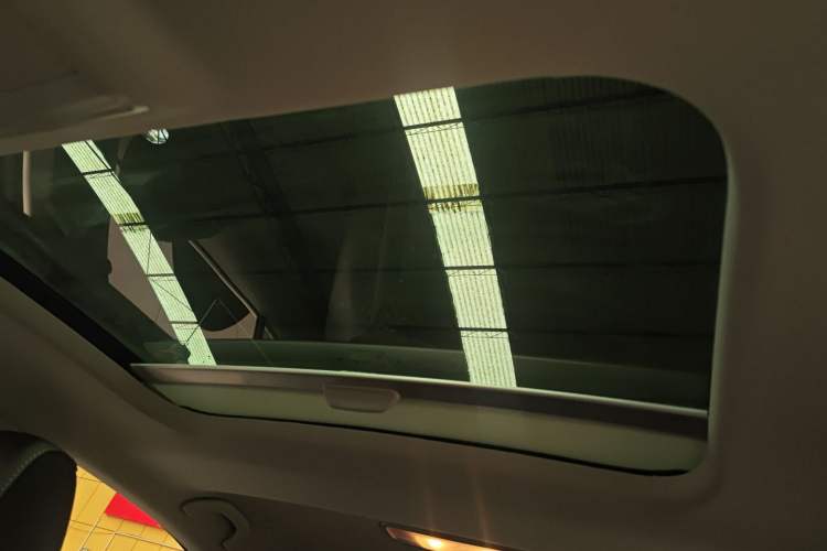 Used Skoda Octavia 2018 1.6L Automatic Luxury Edition Headliner