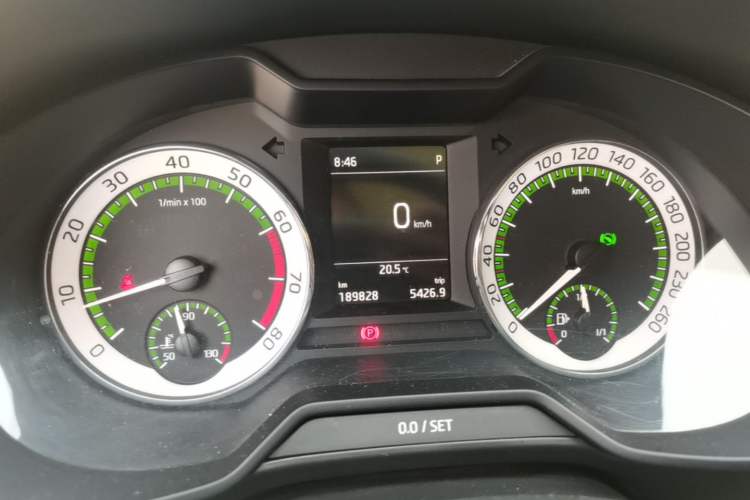 Used Skoda Octavia 2018 1.6L Automatic Luxury Edition Instrument Cluster