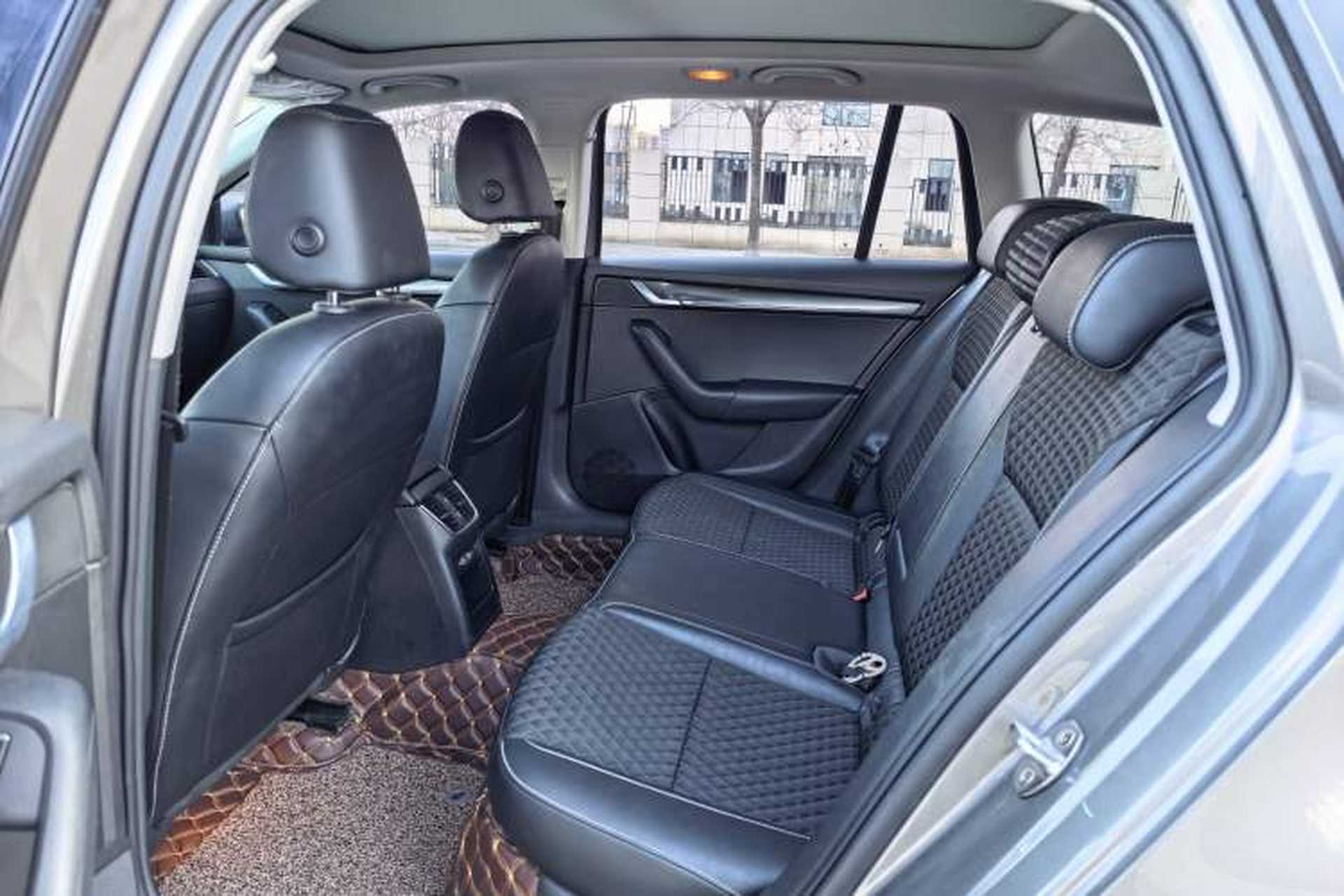 Used Skoda Octavia 2018 Station Wagon TSI230 DSG Luxury Edition Interior 1
