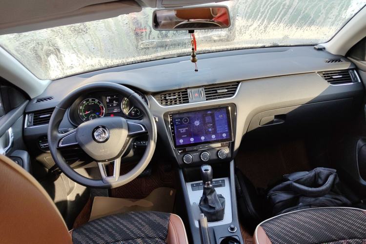 Used Skoda Octavia 2018 TSI230 DSG Comfort Edition Interior 2