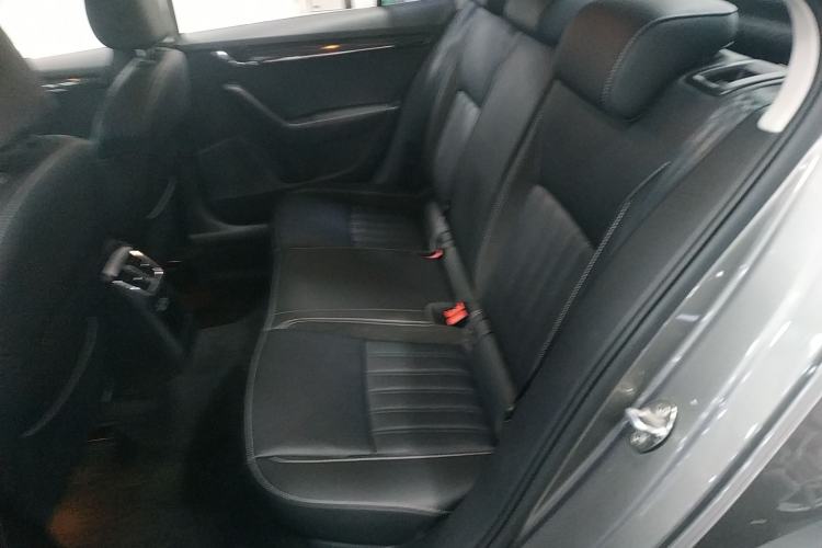 Used Skoda Octavia 2018 TSI280 DSG Flagship Edition Interior 4