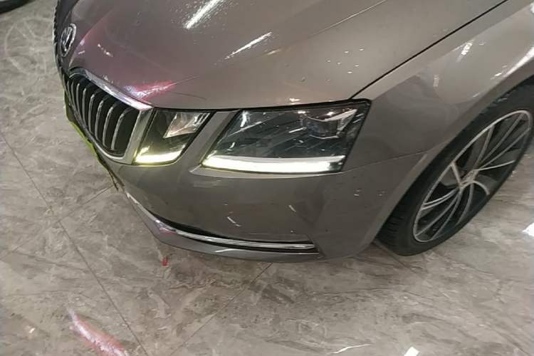 Used Skoda Octavia 2018 TSI280 DSG Luxury Edition Left Front Headlight