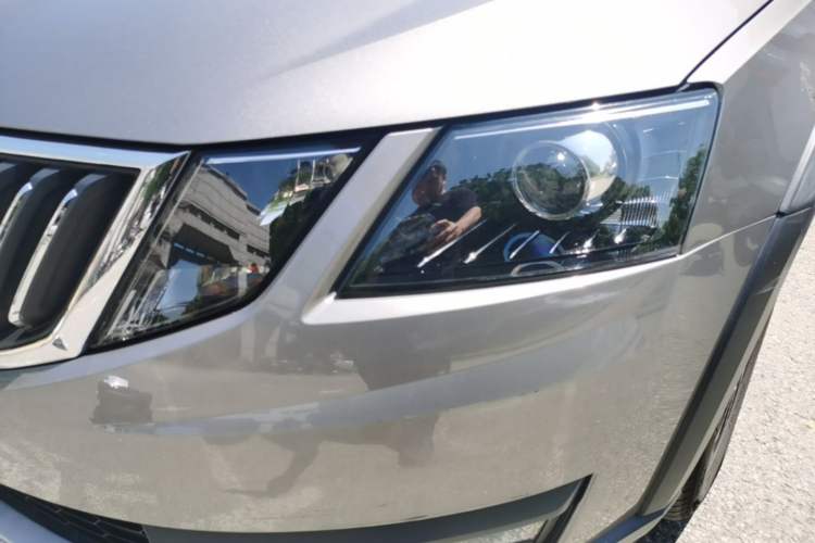 Used Skoda Octavia 2018 Station Wagon TSI230 DSG Luxury Edition Left Front Headlight
