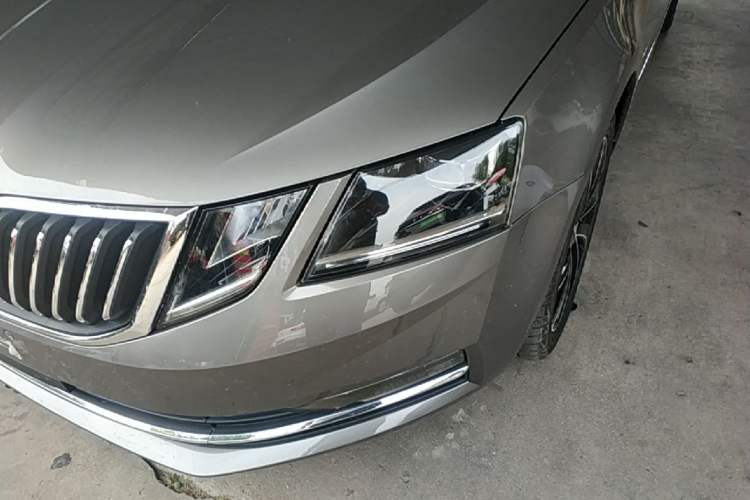 Used Skoda Octavia 2018 TSI280 DSG Luxury Edition Left Front Headlight