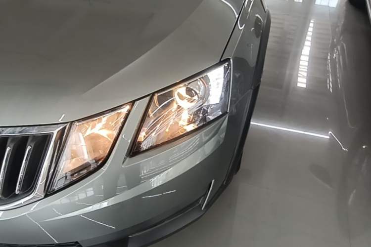 Used Skoda Octavia 2018 Station Wagon TSI230 DSG Luxury Edition Left Front Headlight