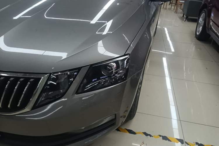 Used Skoda Octavia 2018 TSI230 DSG Comfort Edition Left Front Headlight