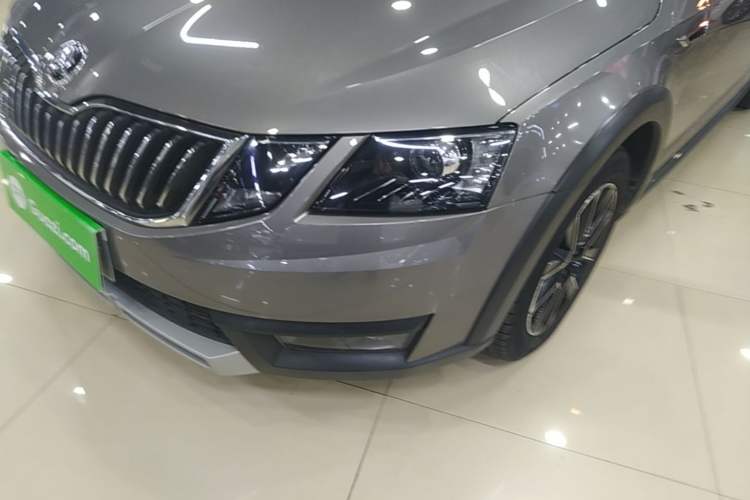 Used Skoda Octavia 2018 Station Wagon TSI230 DSG Luxury Edition Left Front Headlight